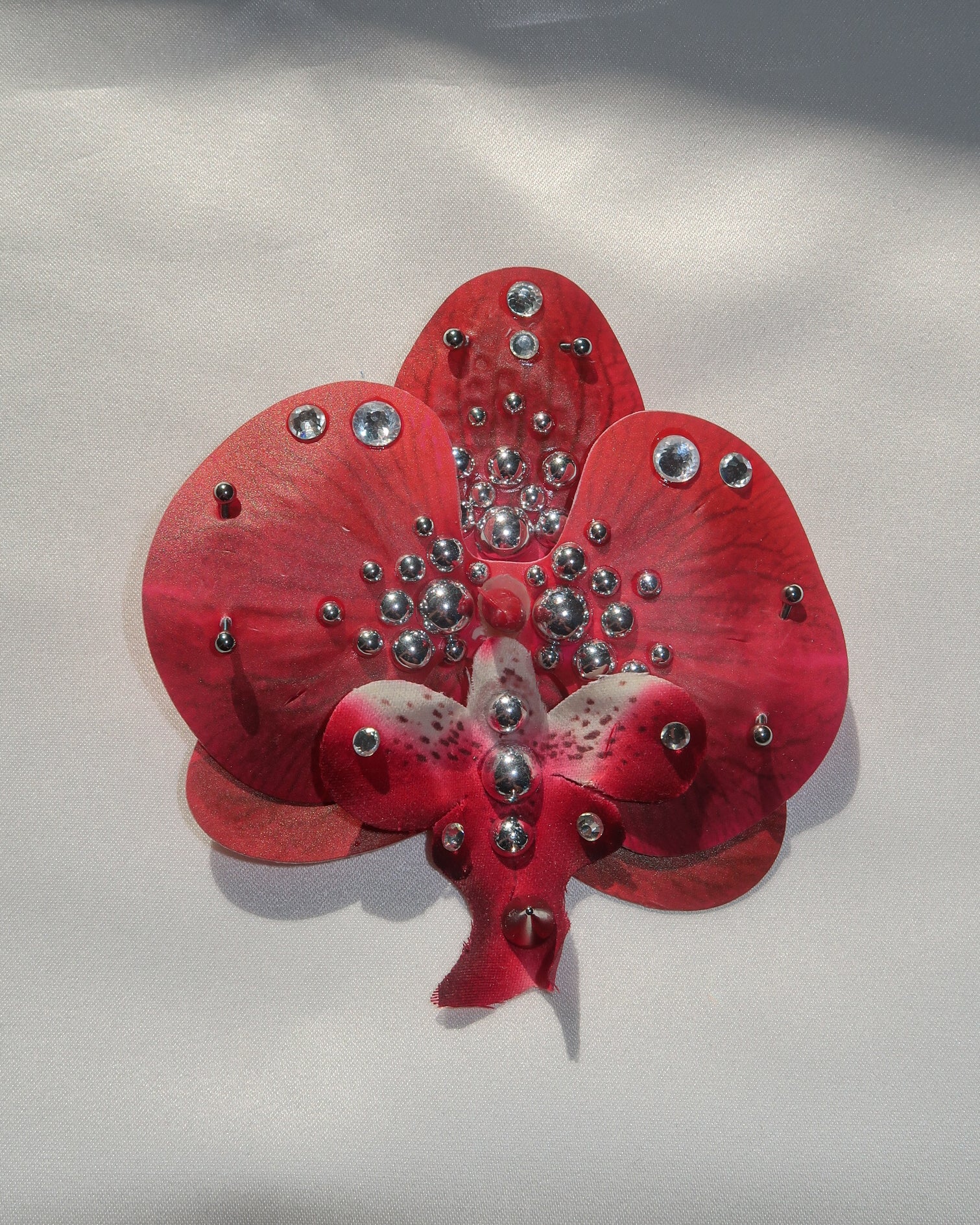 Orchid Dream Hair Clip - metallic red