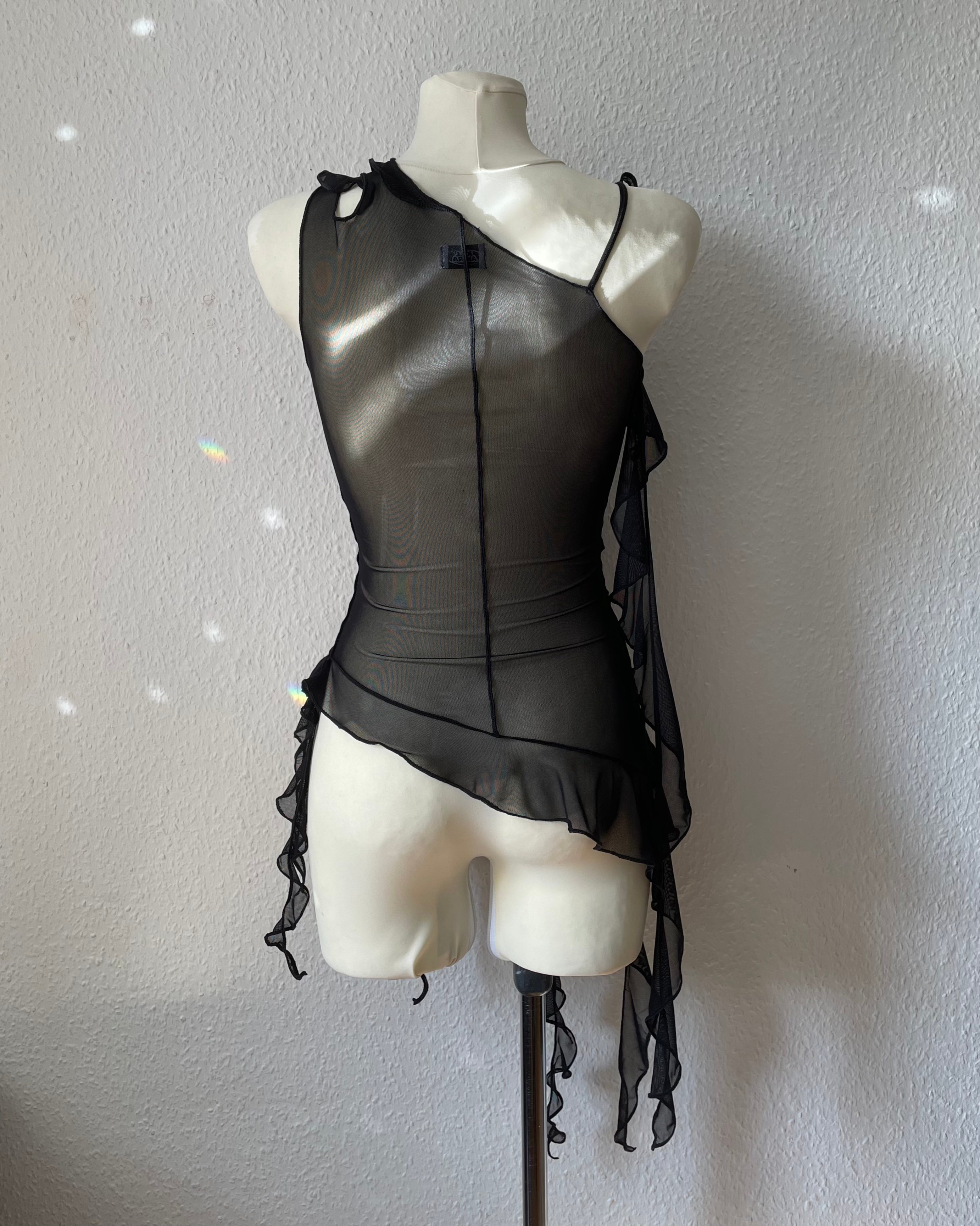 SHIDA Asymmetric Frill Top