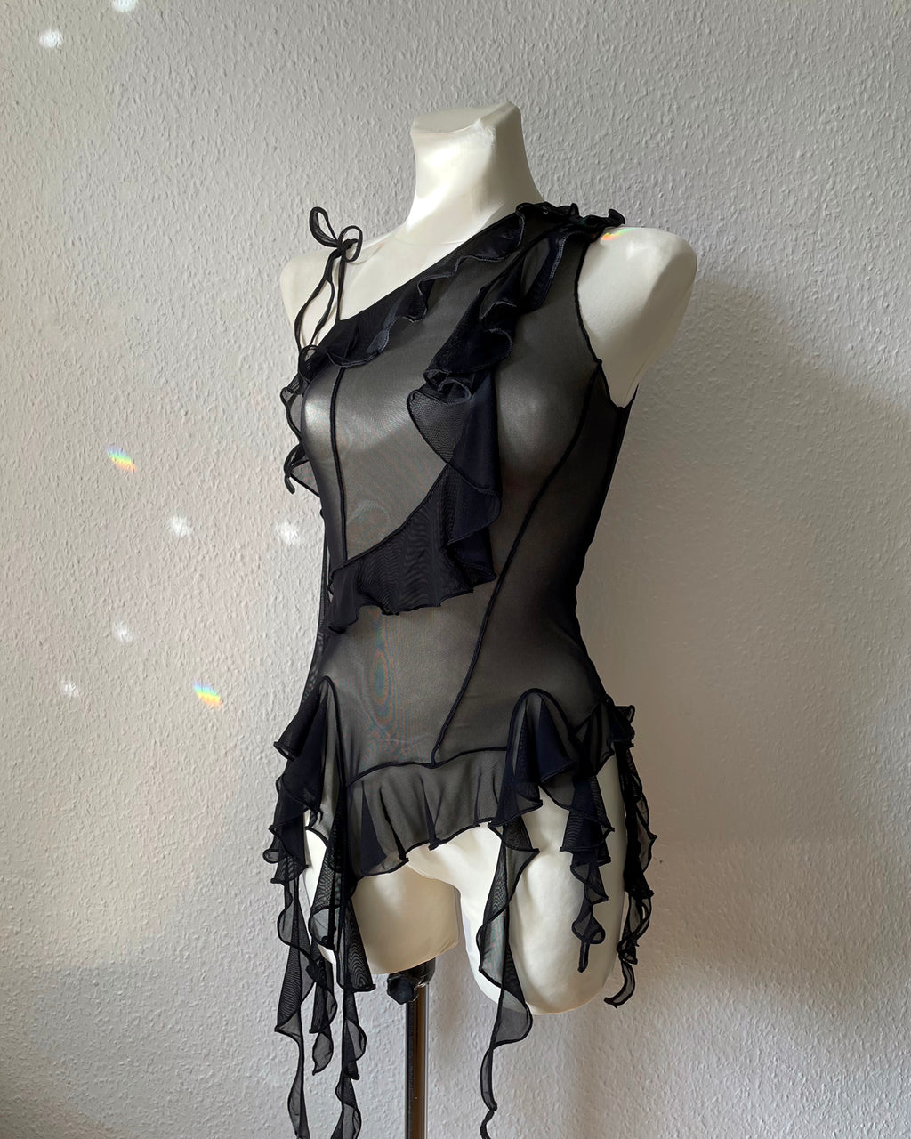 SHIDA Asymmetric Frill Top